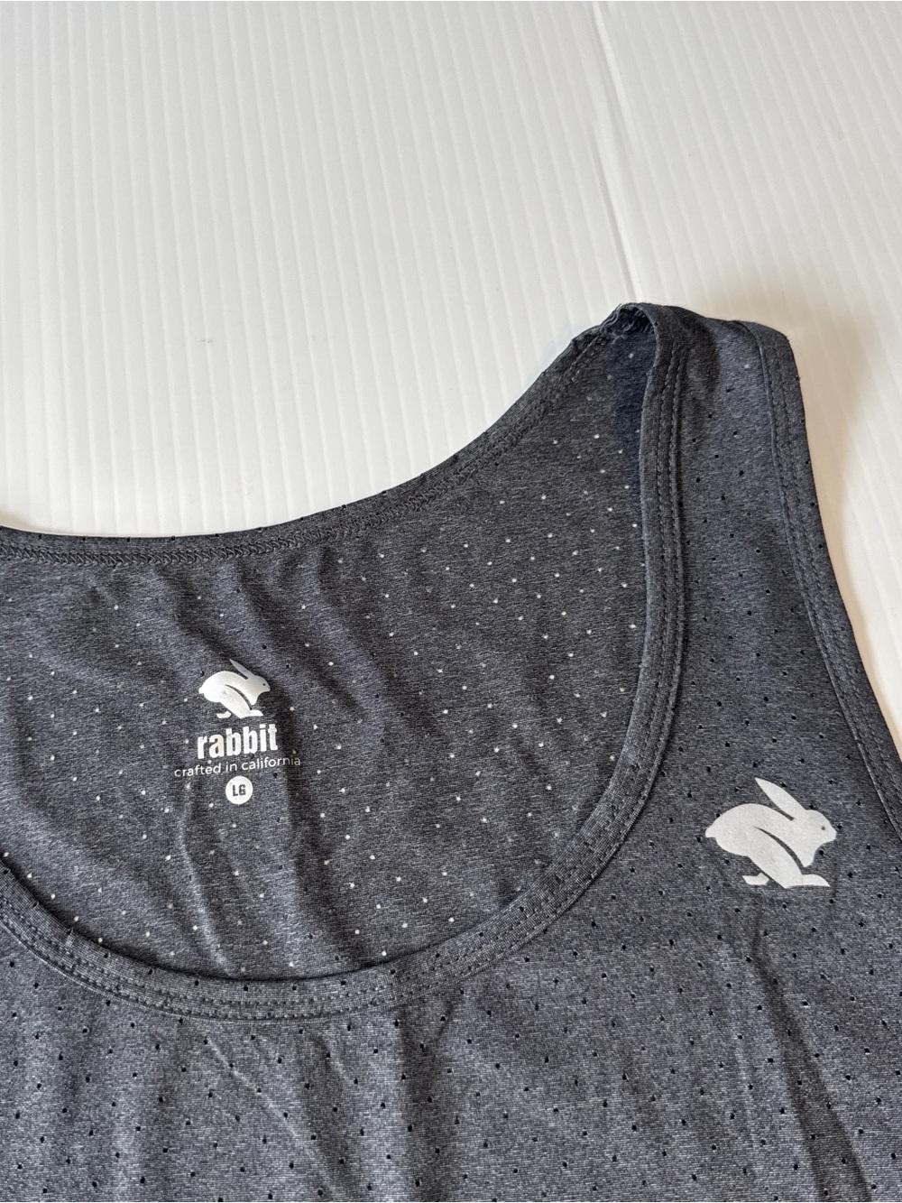 rabbit Men’s EZ Tank Perf Gray Perforated Running Workout Athletic Tank Large - Picture 2 of 6